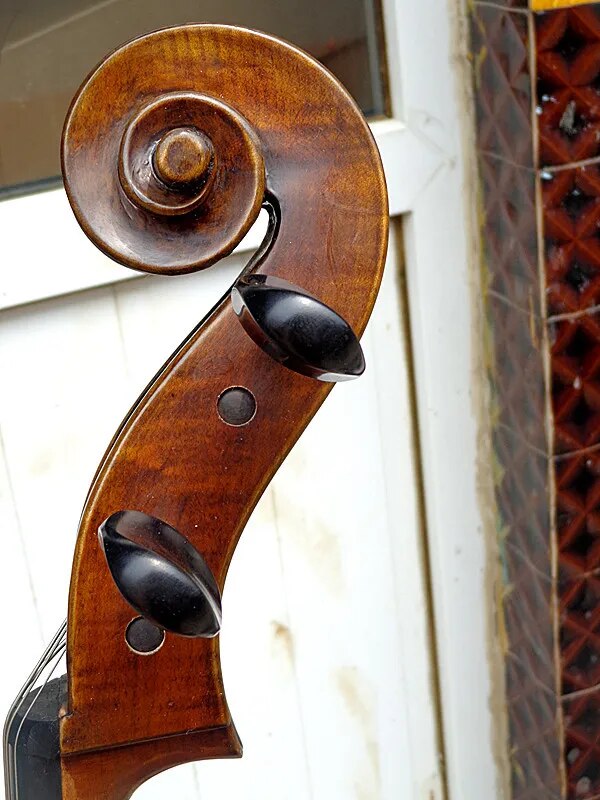 0805-15 Cello 4/4 size, nicely flamed maple back, great sounding cello - Ampere Galaxy