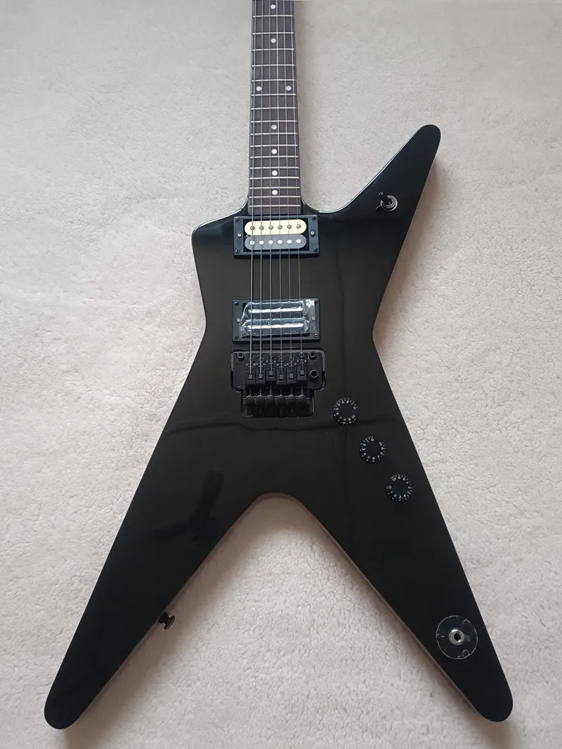 Flying V HQ Custom electric guitar, black guitar body, Washburn® headstock - Ampere Galaxy