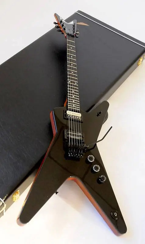 Flying V HQ Custom electric guitar, black guitar body, Washburn® headstock - Ampere Galaxy