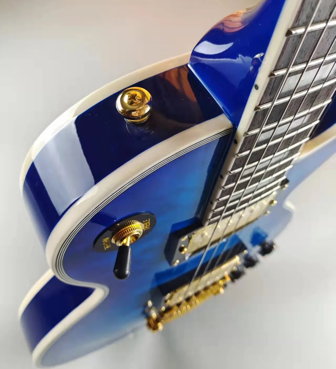 Standard electric guitar, blue flower, gold accessory, available, including shipping - Ampere Galaxy