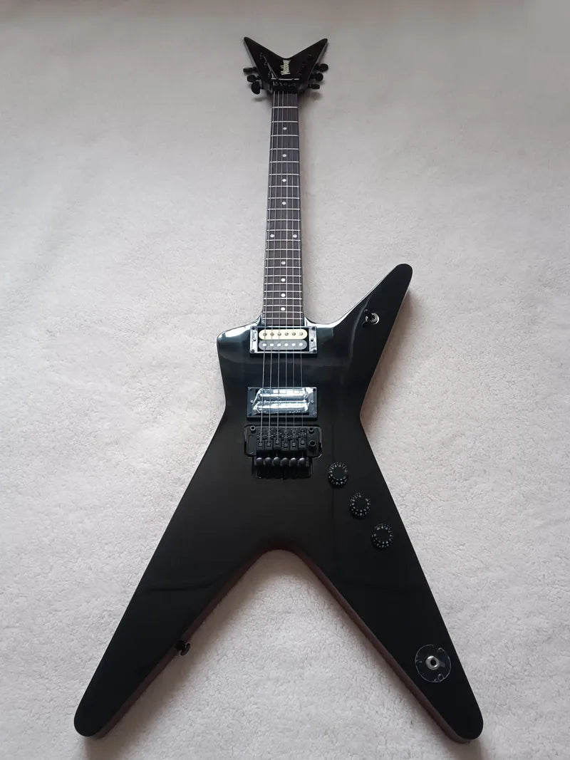 Flying V HQ Custom electric guitar, black guitar body, Washburn® headstock - Ampere Galaxy